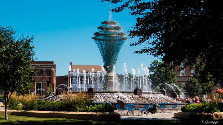 Modern fountain in Bayliss